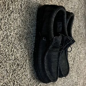 Like new mens Hey Dude size 12